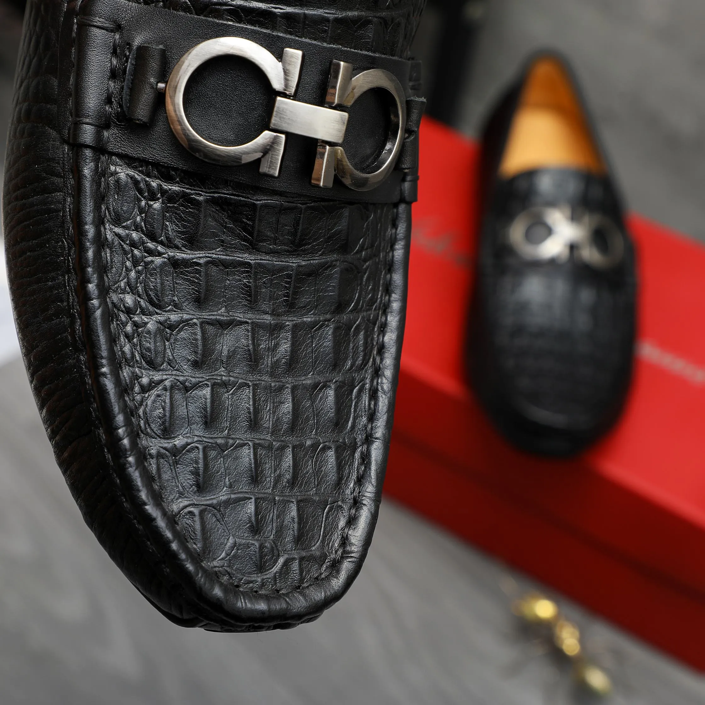 Men's shoes 💰p380 Product trademark: Ferragamo " Ferragamo ] Casual slip-on men's shoes Regular size: 38-45 Product materials: Selected crocodile pattern cowhide upper, pigskin lining, rubber outsole